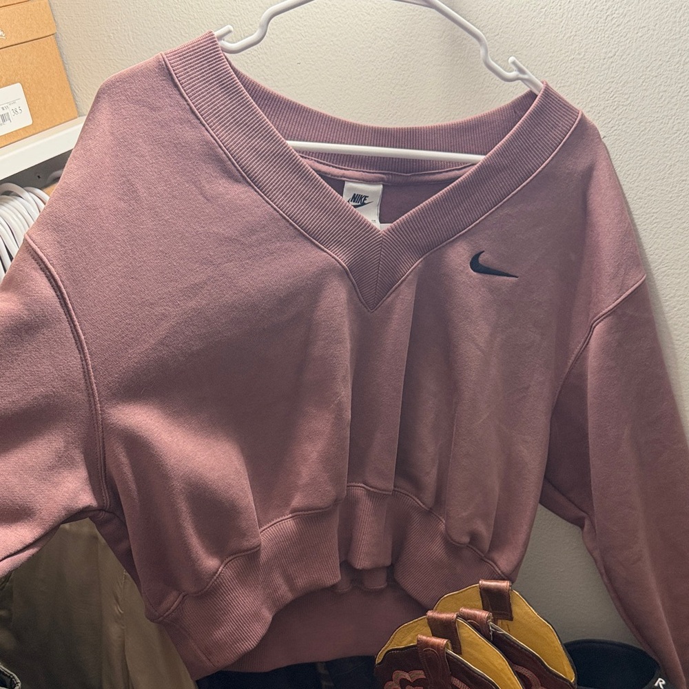 Nike Cropped V-Neck Pullover - Rose Mauve